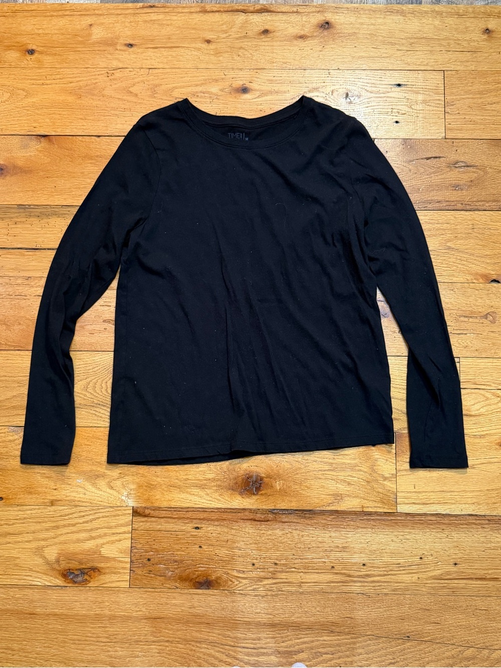 Time and Tru Black Long-Sleeve Crew Neck Top